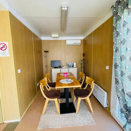 Greenpark Tiny House, Garden Terrace & Parking Bekecs