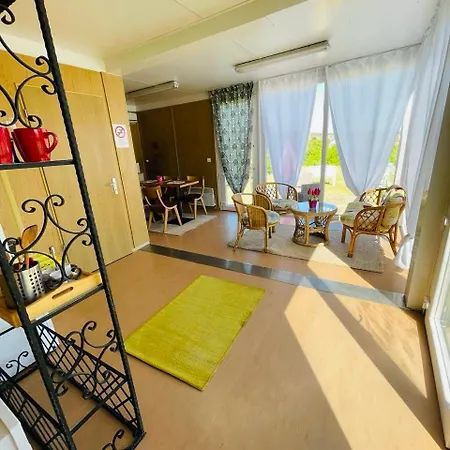 Kemping Greenpark Tiny House, Garden Terrace & Parking Bekecs