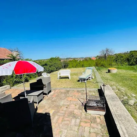 Greenpark Tiny House, Garden Terrace & Parking